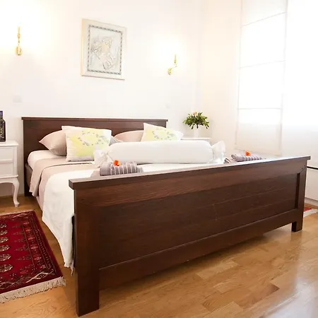 Roko Apartman *